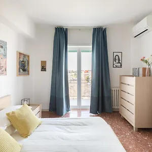 Amoretti Apartment, 6 Persone, 3 Camere, 2 Bagni, Balcone, Wi-fi, Metro B Monti Tiburtini Roma